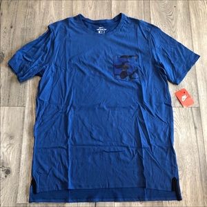 (NWT) Nike Rare Graphic Pocket T-Shirt